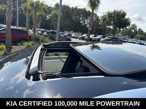 Certified 2025 Kia Telluride SX w/ SX Captain's Chair Package FWD image 10