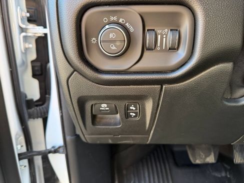 Used 2022 RAM 1500 Laramie AWD/4WD image 21