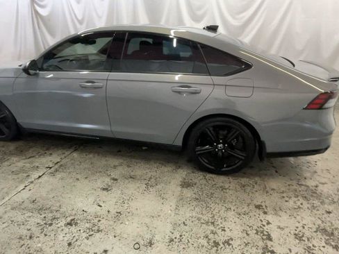 Used 2025 Honda Accord Sport image 11