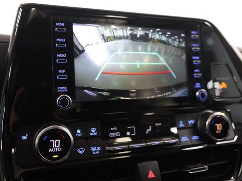 Used 2021 Toyota Highlander XLE AWD/4WD image 28