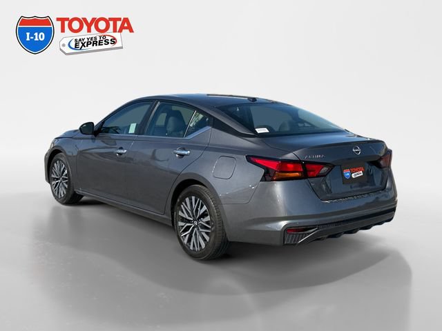Used 2025 Nissan Altima 2.5 SV FWD image 3