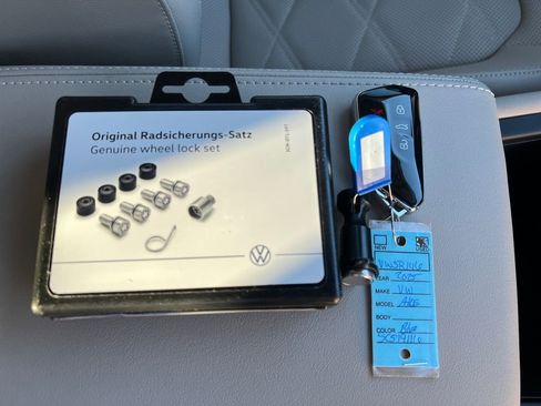 Used 2025 Volkswagen Atlas SE image 27