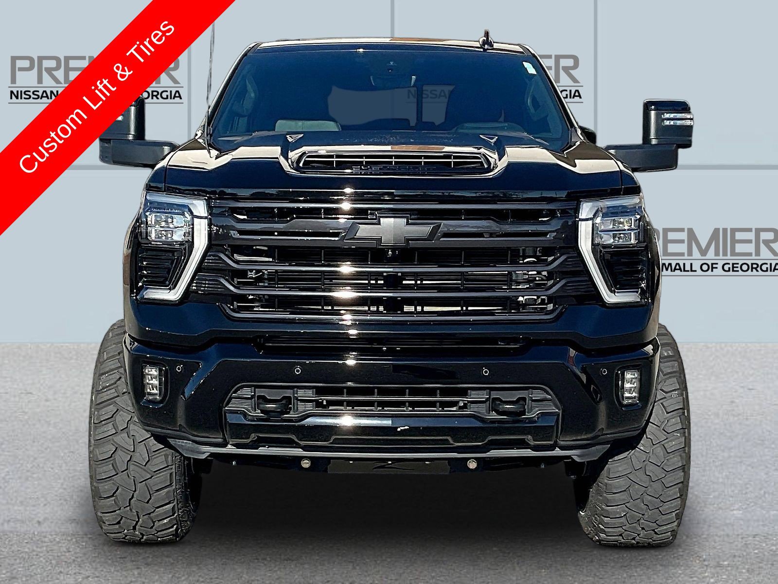 Used 2025 Chevrolet Silverado 2500 High Country w/ Midnight Edition AWD/4WD image 2