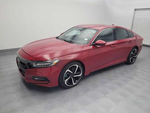Used 2018 Honda Accord Sport image 2