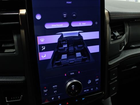 Used 2022 Ford F150 Lightning Lariat image 25