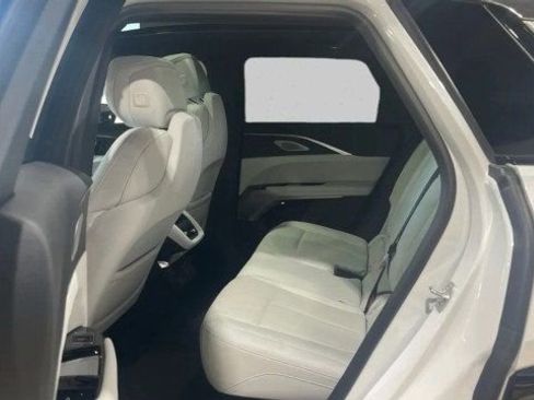Used 2024 Cadillac Lyriq Luxury RWD image 17