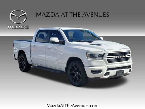 Used 2023 RAM 1500 Laramie AWD/4WD image 3