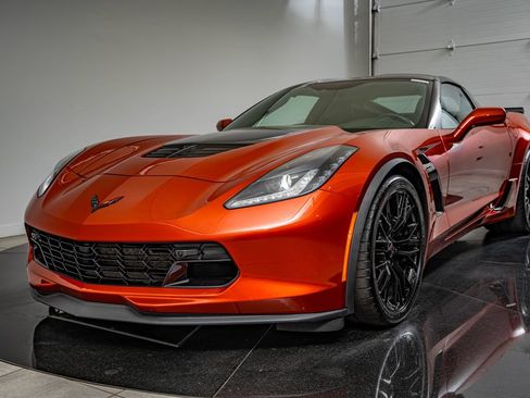 Used 2016 Chevrolet Corvette Z06 w/ 3LZ Preferred Equipment Group RWD image 12