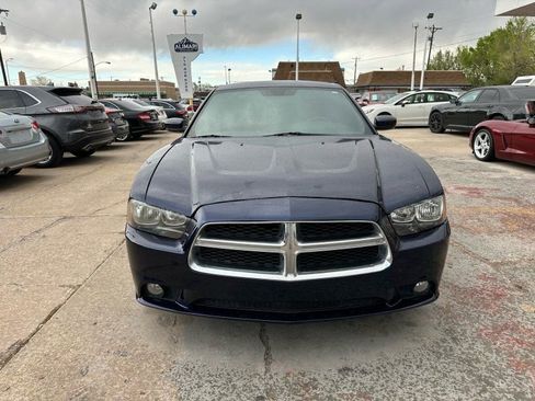 Used 2014 Dodge Charger SXT Plus image 2