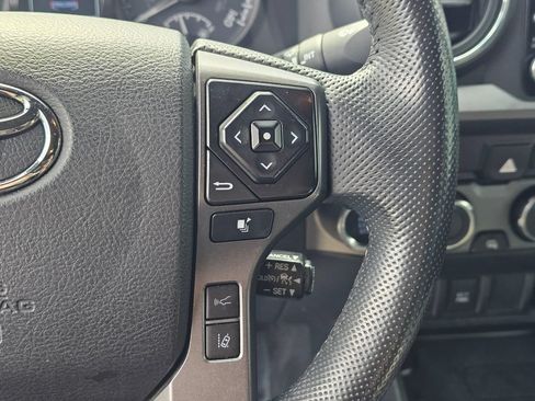 Used 2021 Toyota Tacoma TRD Off-Road AWD/4WD image 26