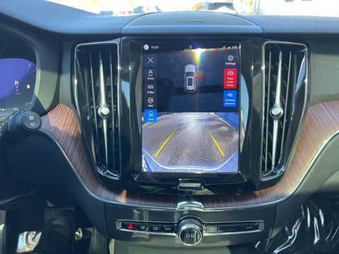 Certified 2023 Volvo XC60 B5 Plus image 33
