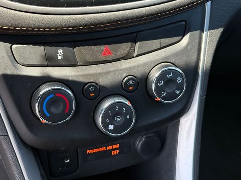 Used 2020 Chevrolet Trax LS FWD image 20