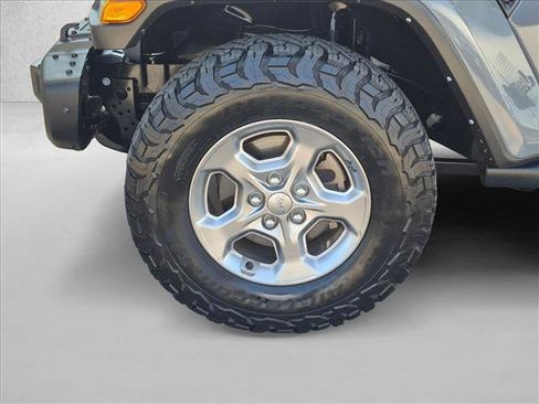 Used 2021 Jeep Gladiator Sport AWD/4WD image 9