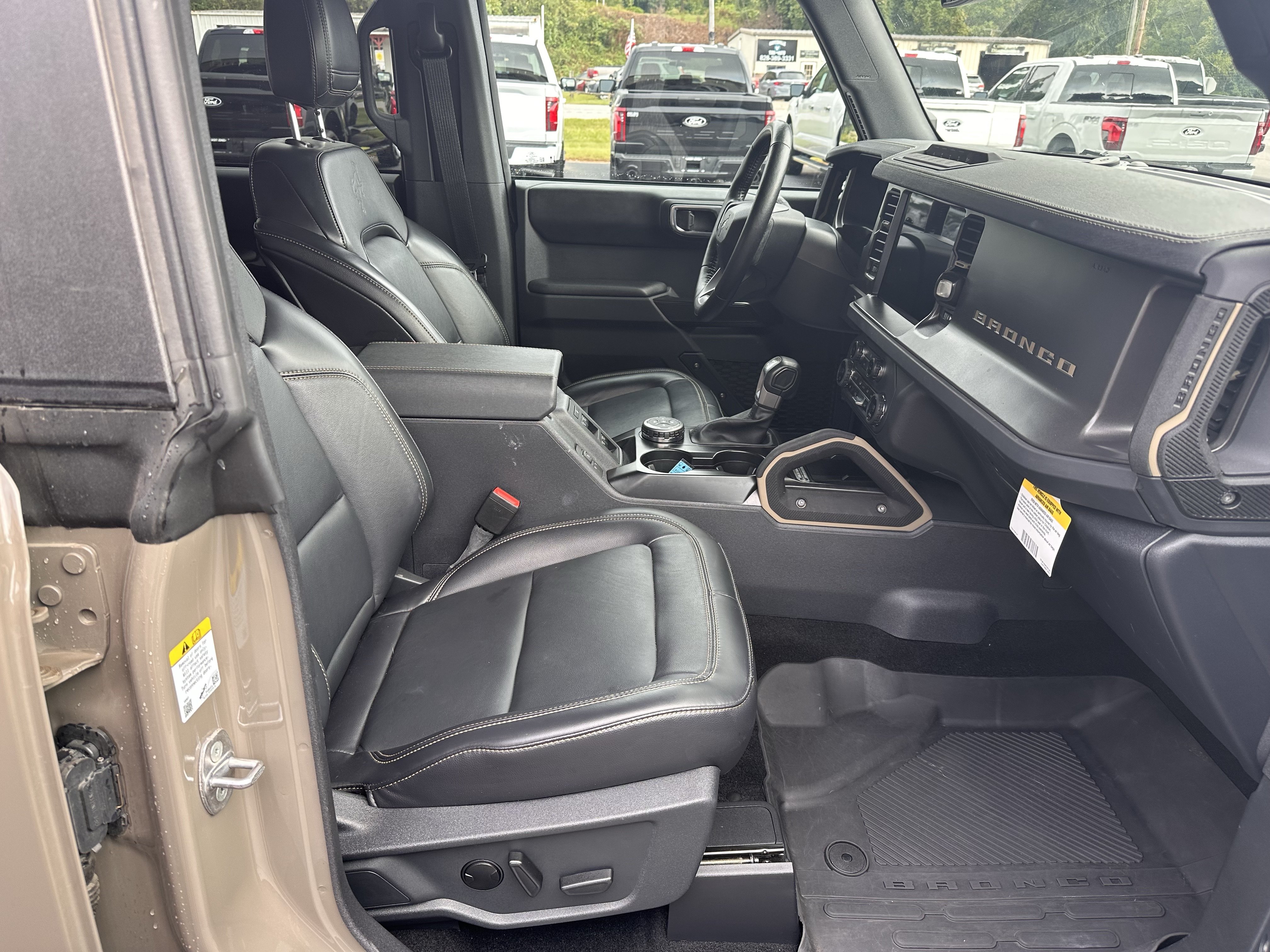 Used 2025 Ford Bronco Badlands w/ Matte Film Protection Package AWD/4WD image 14