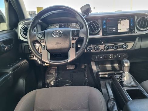 Used 2018 Toyota Tacoma TRD Off-Road image 16