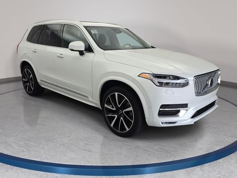Used 2023 Volvo XC90 B5 Plus w/ Protection Package AWD/4WD image 3