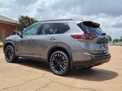 New 2026 Nissan Rogue Dark Armor FWD image 3