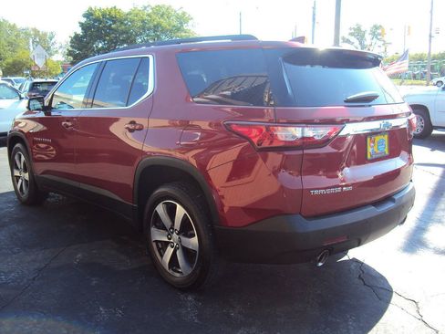 Used 2020 Chevrolet Traverse LT w/ LT Premium Package AWD/4WD image 4