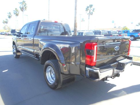 Used 2025 Ford F350 Lariat w/ Lariat Ultimate Package image 3