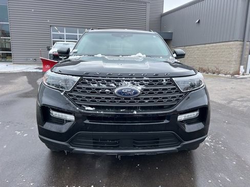 Used 2023 Ford Explorer XLT w/ Equipment Group 202A image 2