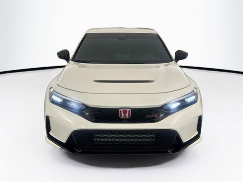 Used 2023 Honda Civic Type R image 2