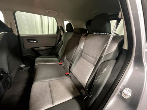 Used 2022 Nissan Rogue SV image 15