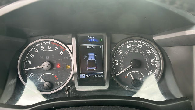 Used 2022 Toyota Tacoma TRD Sport w/ Technology Package AWD/4WD image 6
