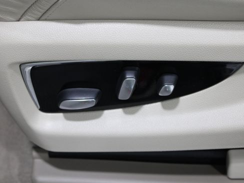 Used 2019 Cadillac Escalade Luxury AWD/4WD image 5