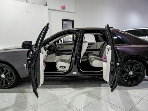 Used 2024 Rolls-Royce Ghost image 51
