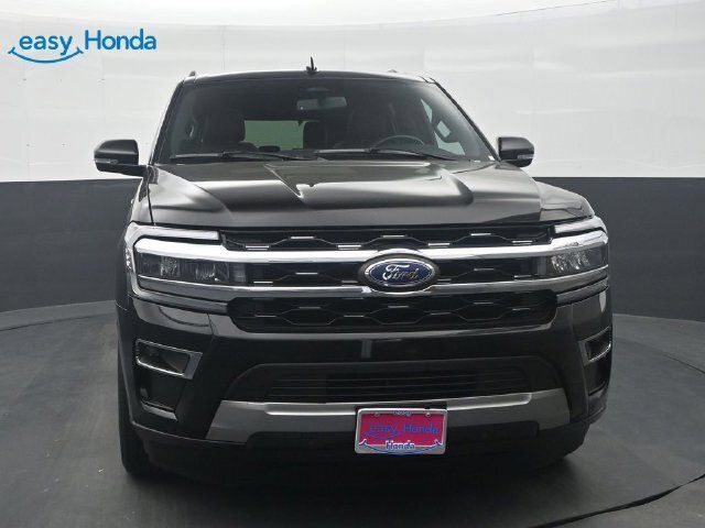 Used 2024 Ford Expedition Limited AWD/4WD image 2