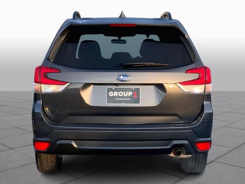 Used 2022 Subaru Forester Premium image 5