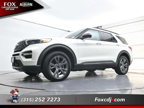 Used 2023 Ford Explorer XLT w/ Equipment Group 202A AWD/4WD image 21