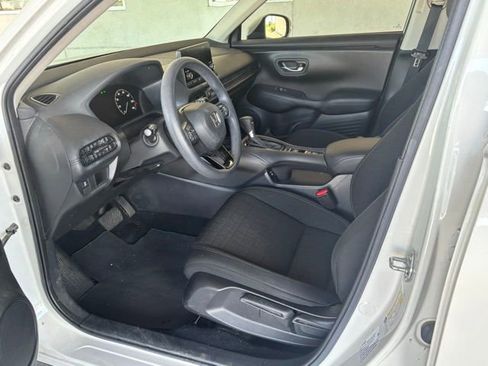 Used 2024 Honda HR-V LX image 7
