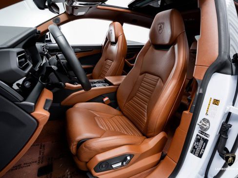 Used 2025 Lamborghini Urus SE image 29