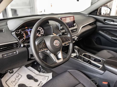 Used 2022 Nissan Altima 2.5 SV FWD image 18