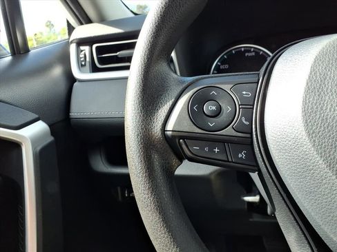 Certified 2022 Toyota RAV4 LE image 18