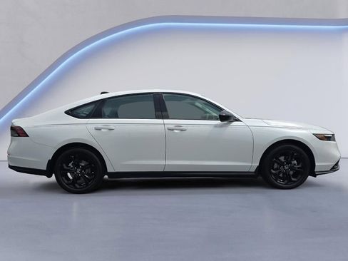 New 2025 Honda Accord SE image 7