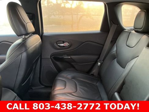 Used 2023 Jeep Cherokee Altitude Lux image 14