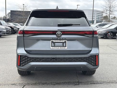 New 2026 Volkswagen Tiguan SE R-Line FWD image 4