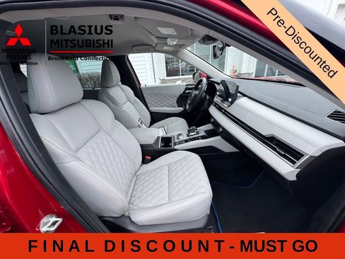 Used 2023 Mitsubishi Outlander SEL AWD/4WD image 33