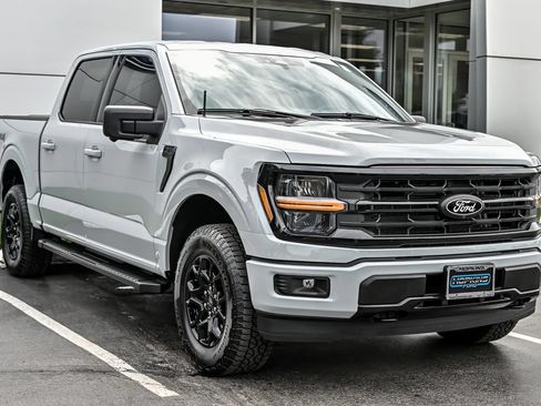 Used 2024 Ford F150 XLT w/ XLT Black Appearance Package AWD/4WD image 10