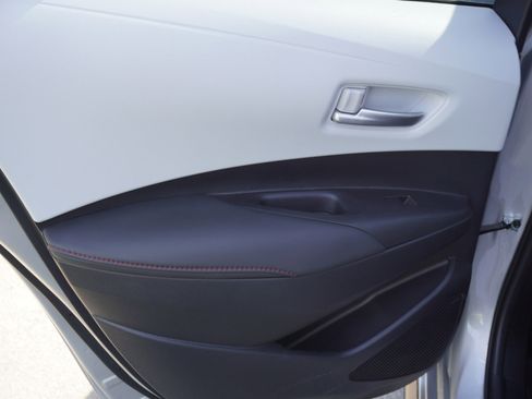 Used 2025 Toyota Corolla SE image 11