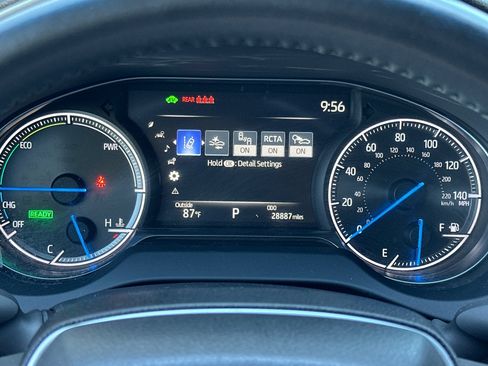 Used 2024 Toyota Venza LE AWD/4WD image 24