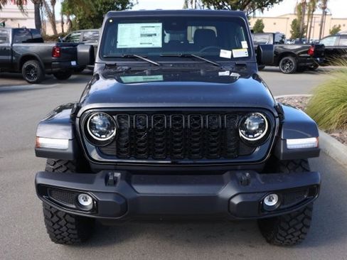 New 2025 Jeep Gladiator Willys image 9