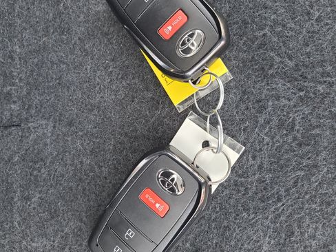 Certified 2025 Toyota 4Runner SR5 AWD/4WD image 31