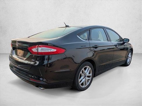 Used 2016 Ford Fusion SE FWD image 5