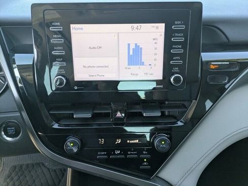 Used 2021 Toyota Camry SE w/ Convenience Package image 24