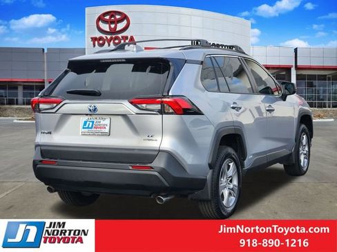 Used 2024 Toyota RAV4 LE image 5