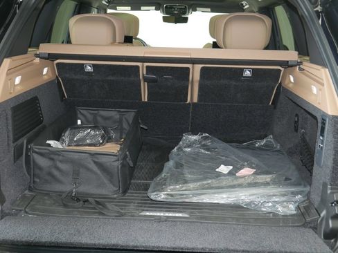 Used 2025 Land Rover Range Rover Autobiography AWD/4WD image 24