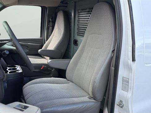 Used 2014 GMC Savana 1500 AWD image 12